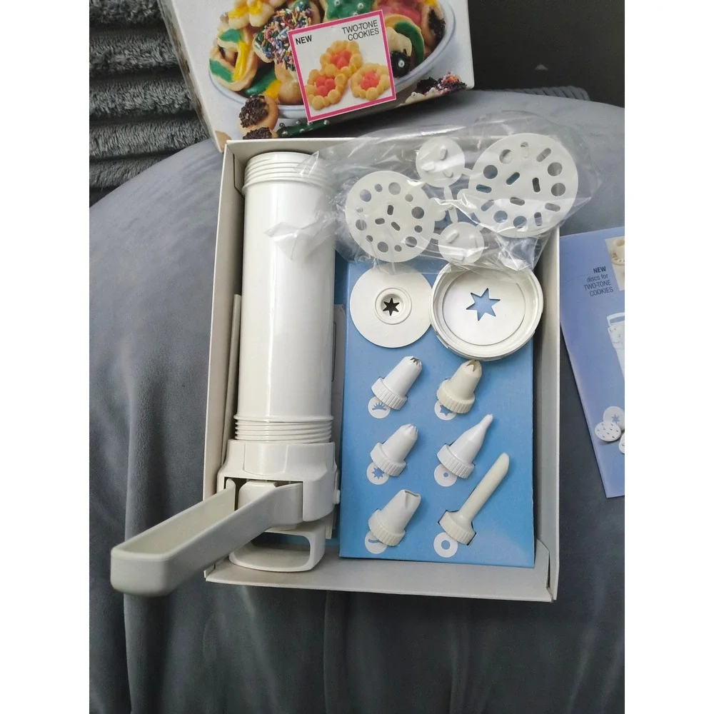 Hutzler Gerda Easy Action Cookie Press & Food Decorator set from 1989